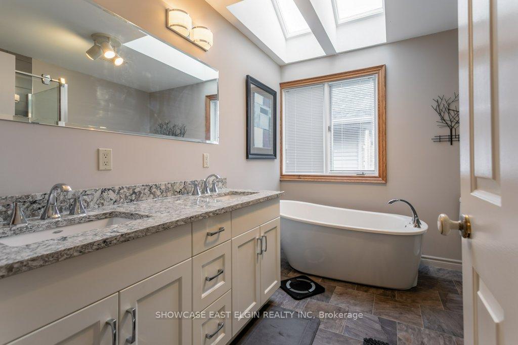 Photo 24 of 28 Sinclair Crescent, Aylmer — HOMEH