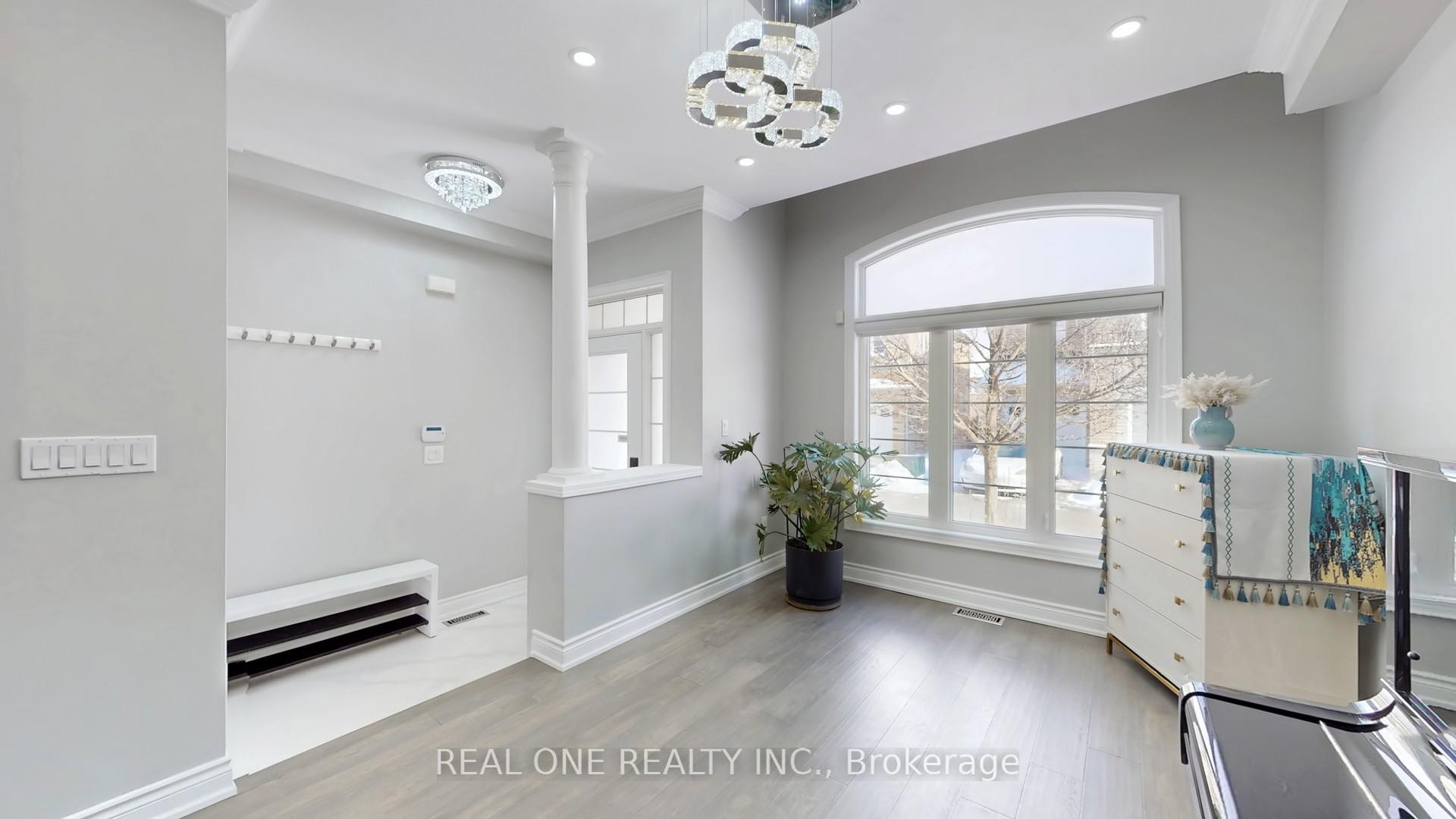Photo 4 of 28 Todman Lane, Markham, Wismer — HOMEH