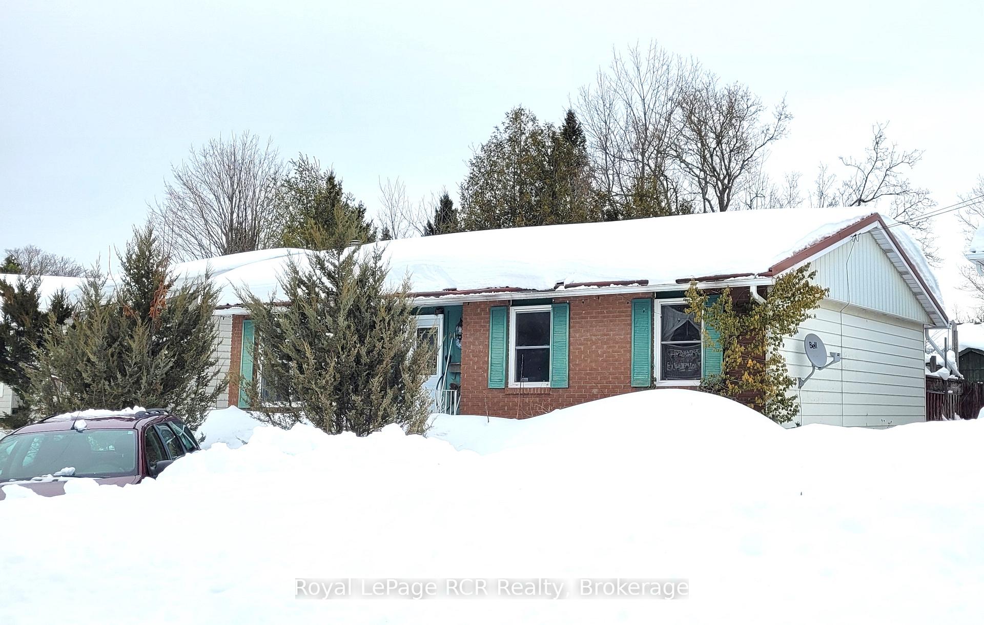 Front of 211 Elgin Street N
