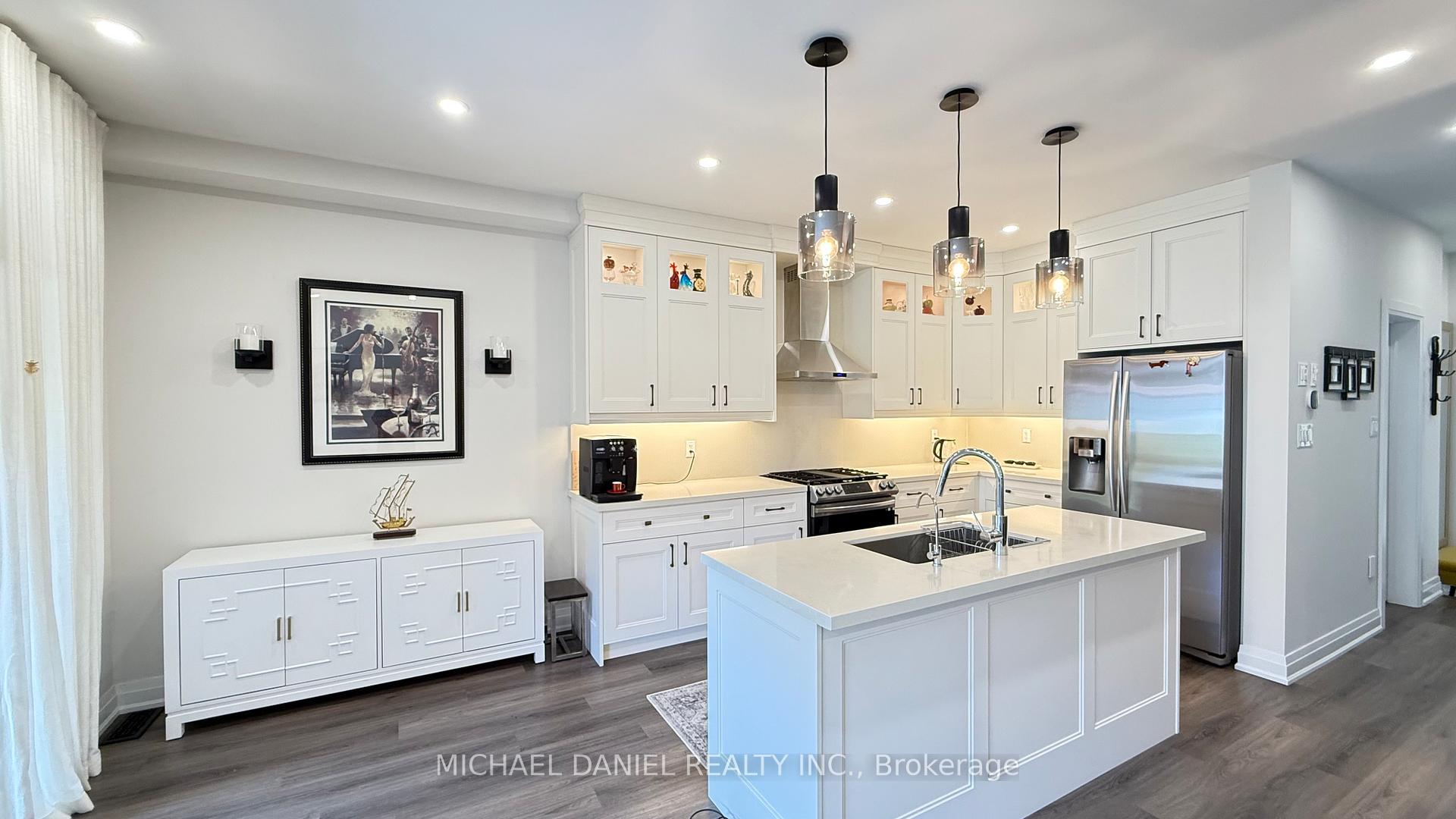 Photo 10 of 48 Whisperwood Road, Vaughan, Patterson — HOMEH