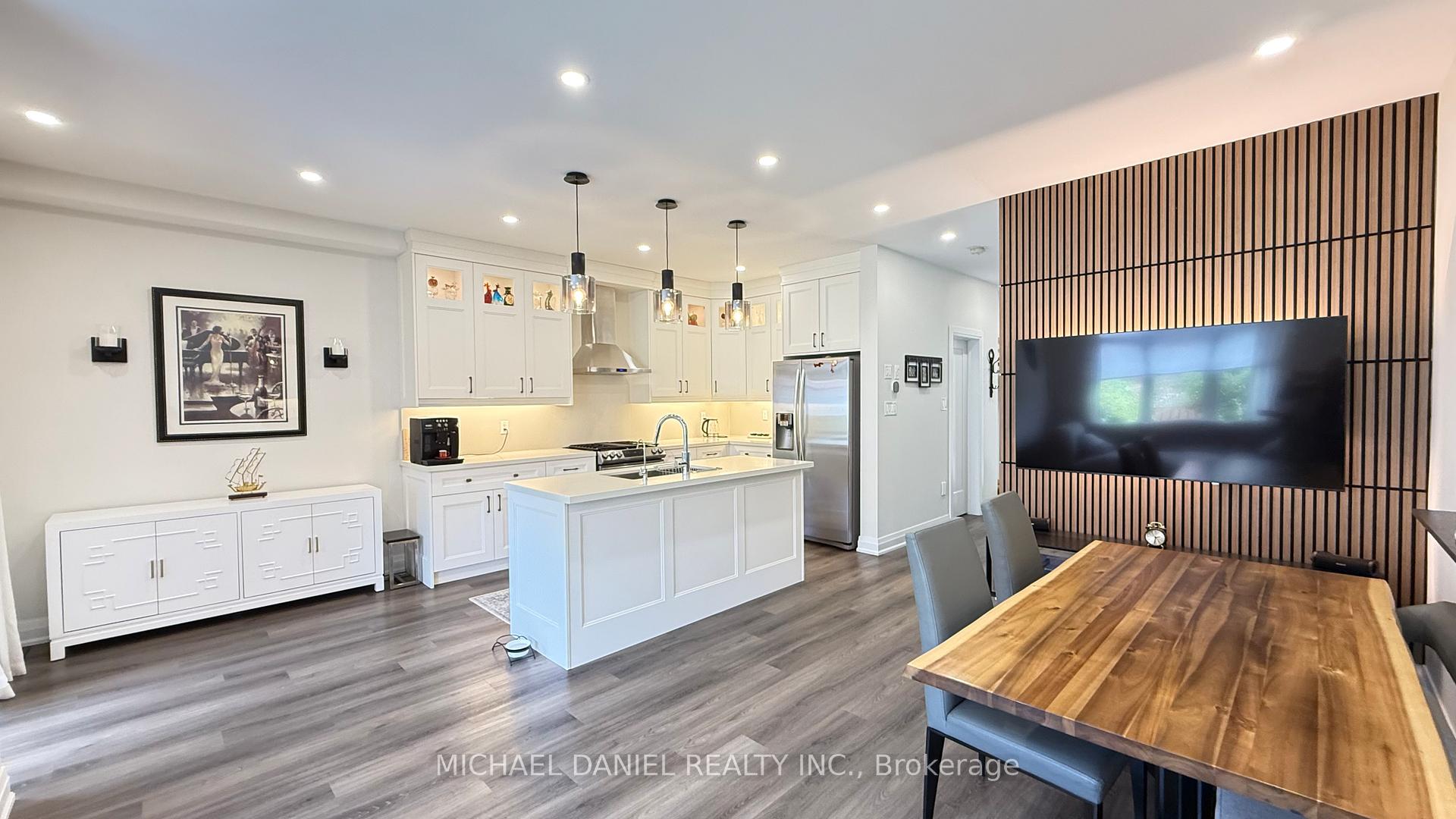 Photo 11 of 48 Whisperwood Road, Vaughan, Patterson — HOMEH