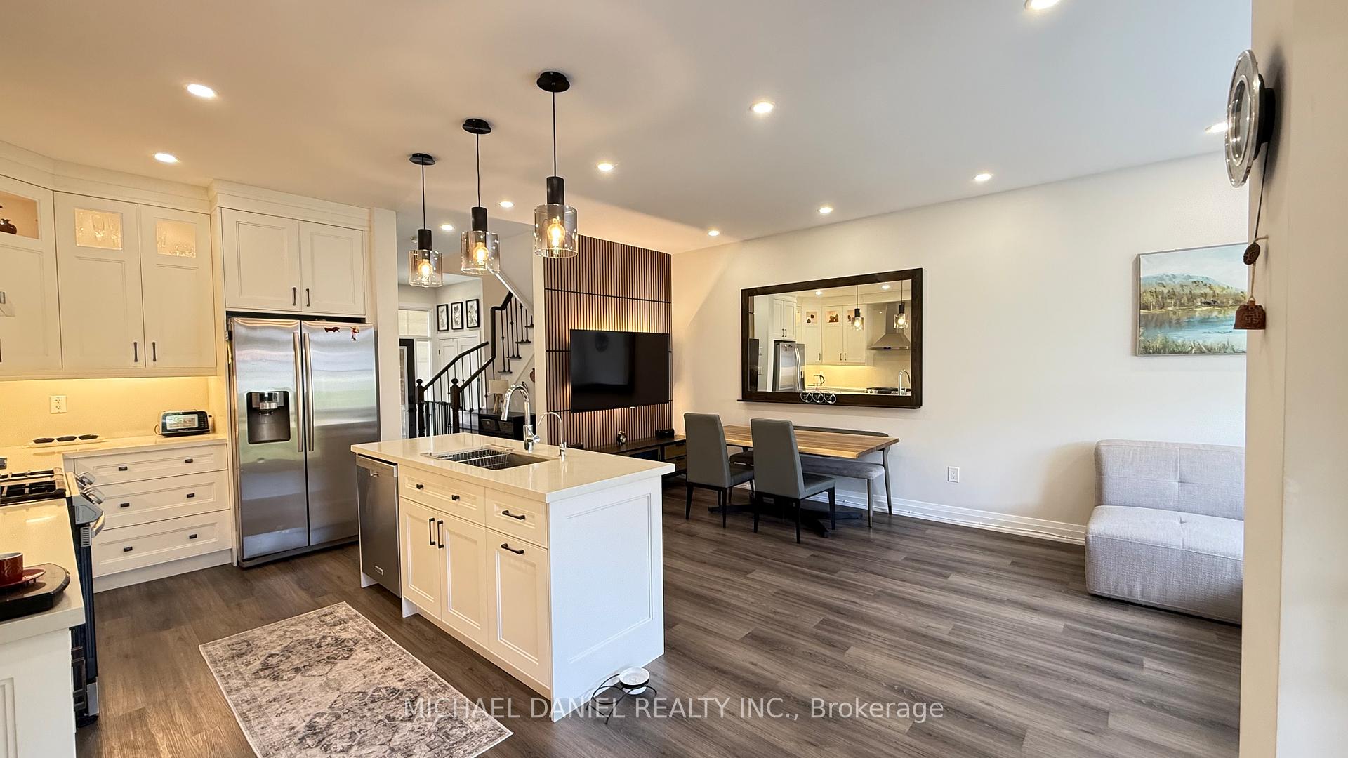 Photo 12 of 48 Whisperwood Road, Vaughan, Patterson — HOMEH