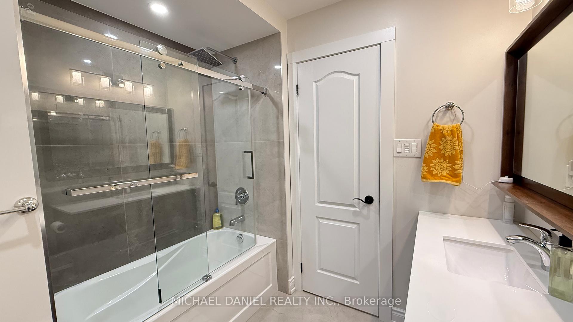 Photo 27 of 48 Whisperwood Road, Vaughan, Patterson — HOMEH