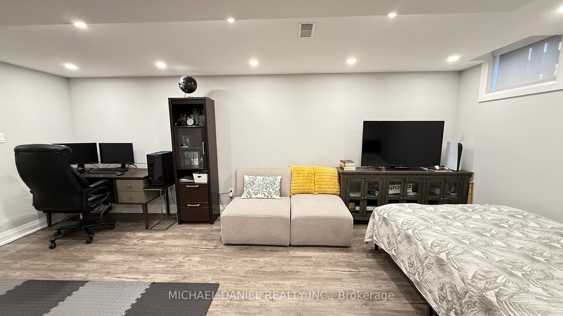 Photo 33 of 48 Whisperwood Road, Vaughan, Patterson — HOMEH