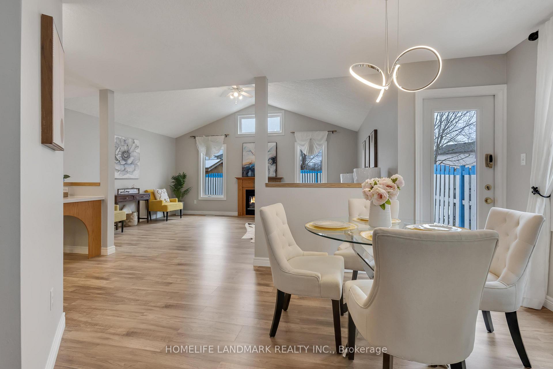 Photo 5 of 434 Sandy Cove Crescent, Waterloo — HOMEH