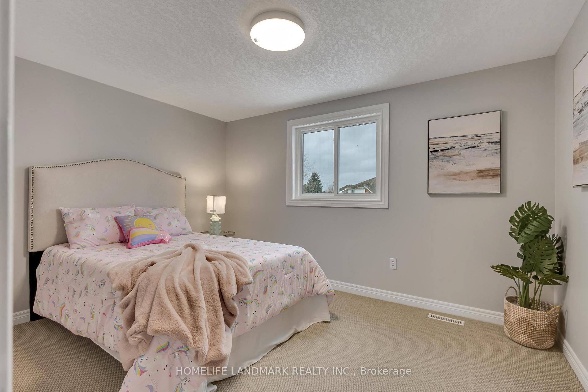 Photo 32 of 434 Sandy Cove Crescent, Waterloo — HOMEH