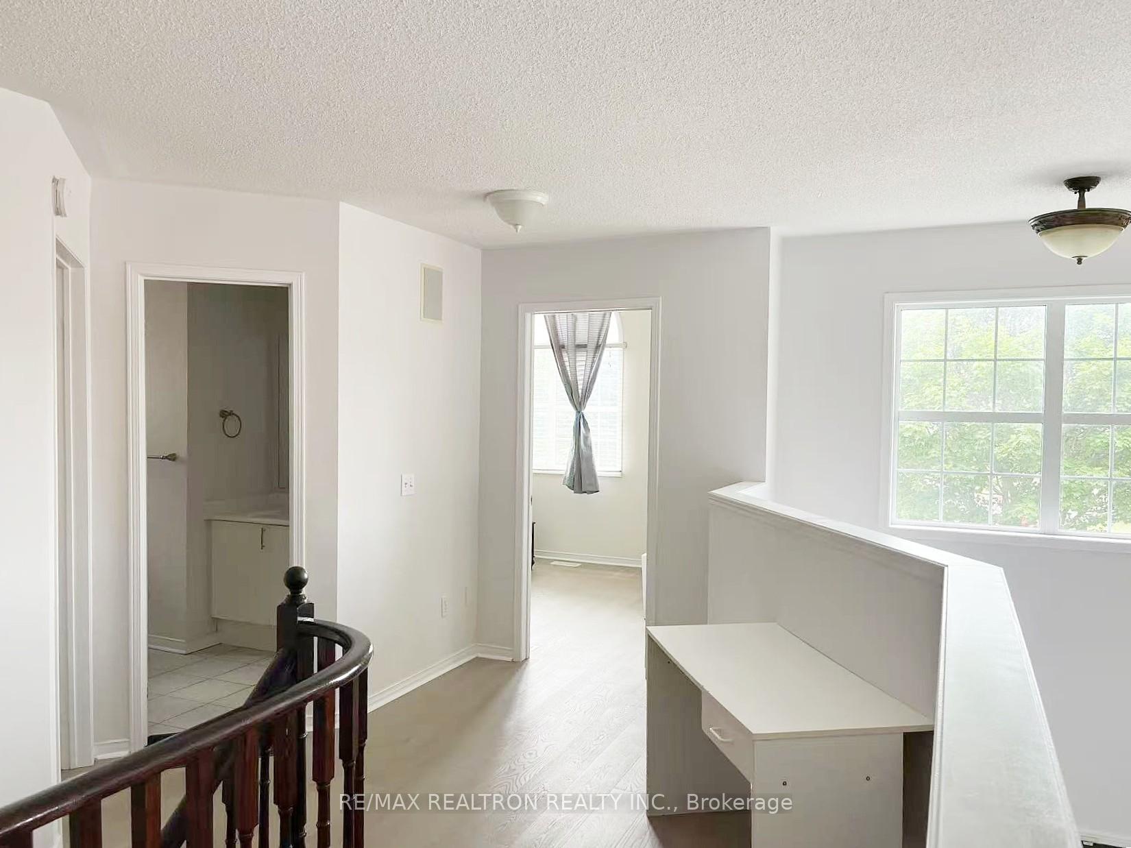 Photo 2 of Unit (1 Bedroom), 4 Twin Streams Road, Whitby, Williamsburg — HOMEH