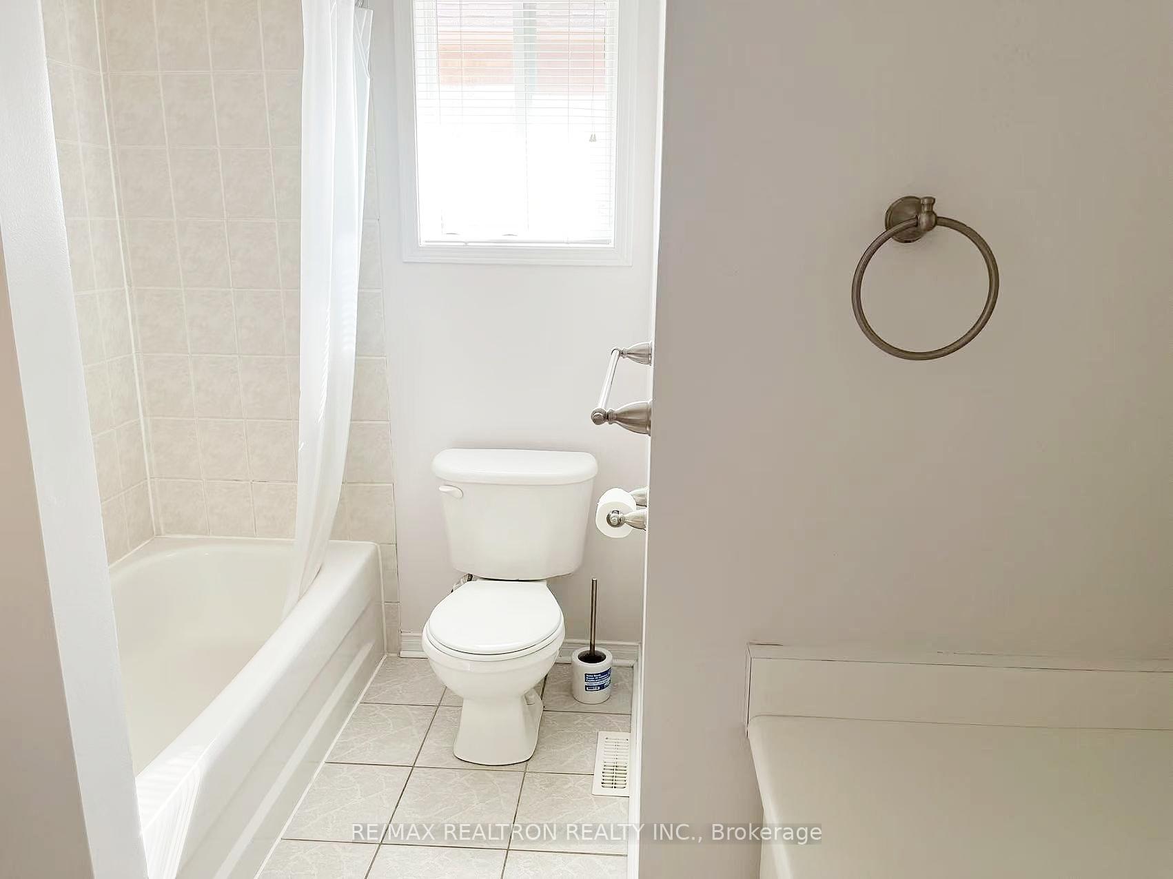 Photo 7 of Unit (1 Bedroom), 4 Twin Streams Road, Whitby, Williamsburg — HOMEH
