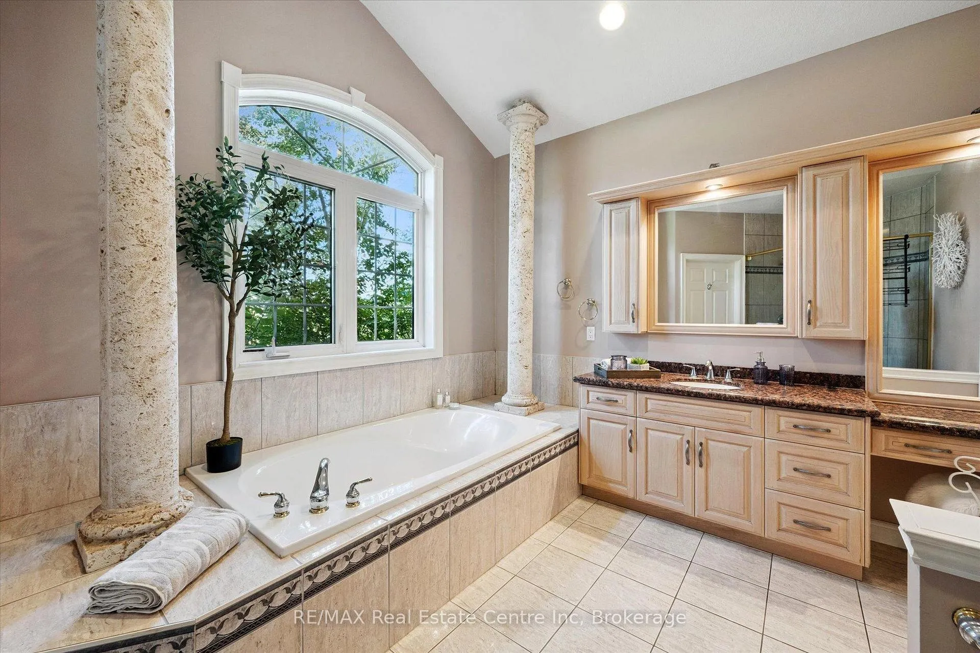 Photo 17 of 5946 Wellington Rd 86, Woolwich — HOMEH
