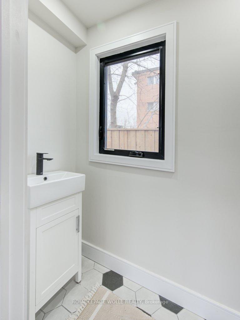 Photo 13 of 176 Esson Street, Waterloo — HOMEH