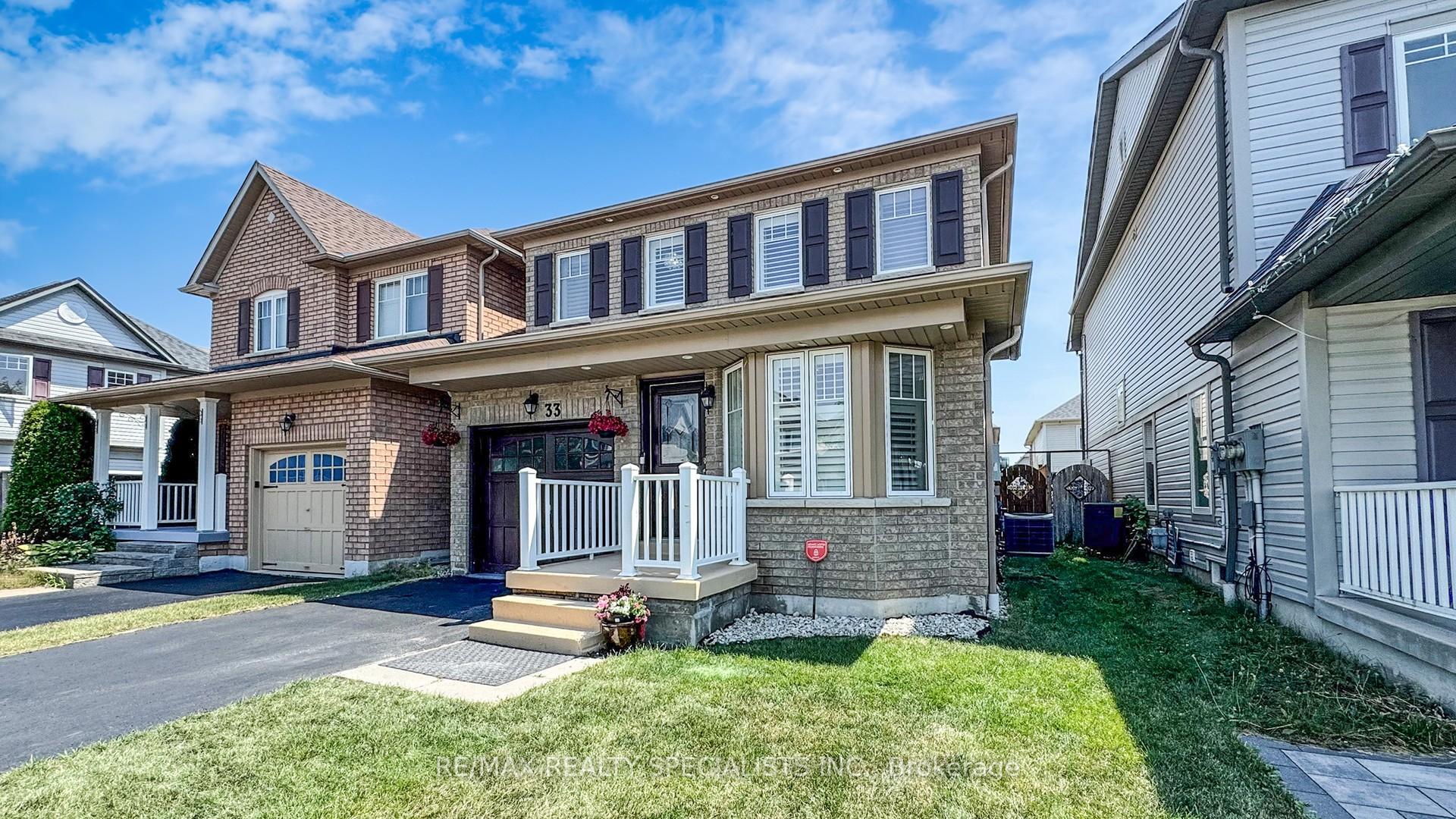 Photo 3 of 33 Donlevy Crescent, Whitby, Taunton North — HOMEH