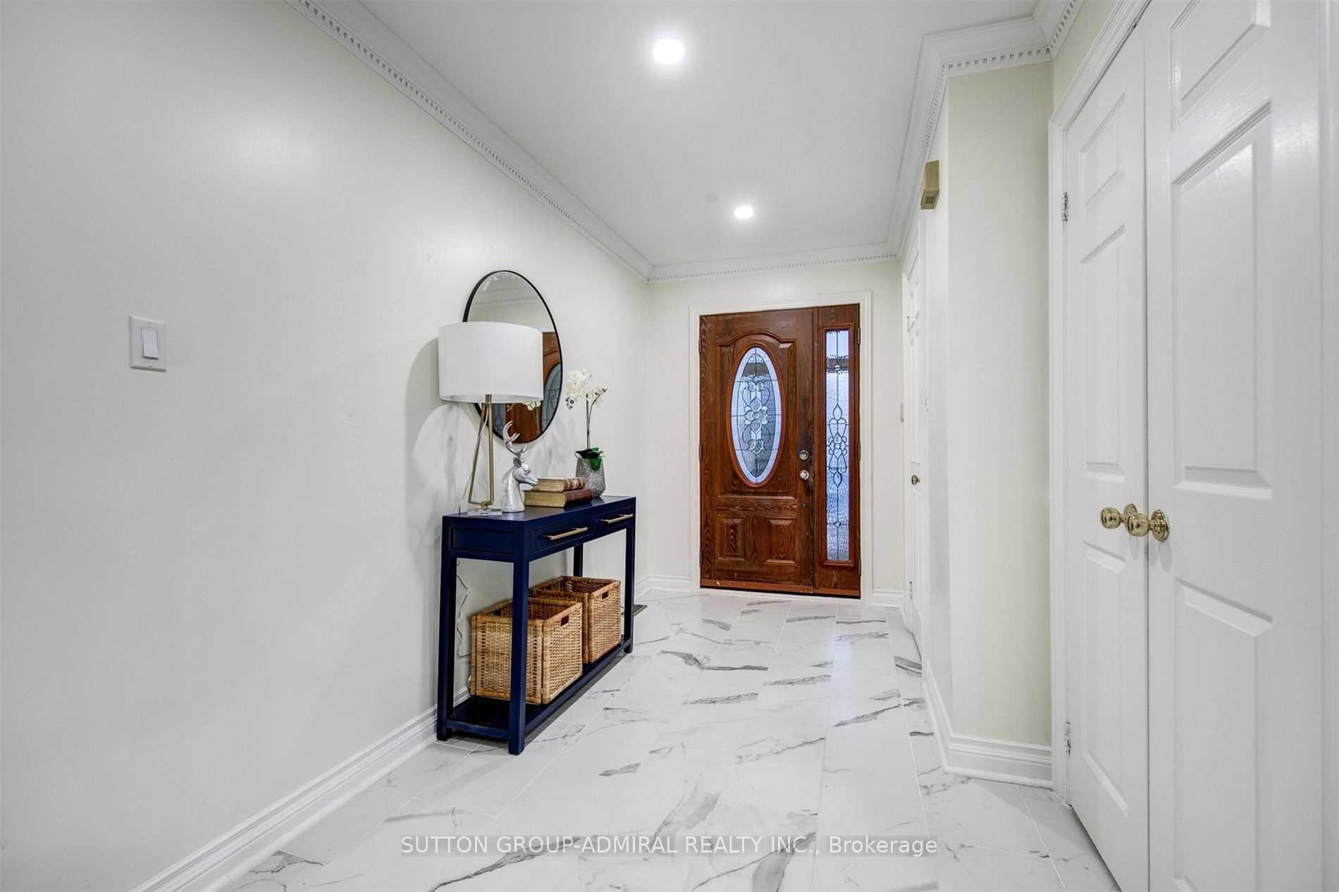 Photo 3 of Unit Upper Level, 113 Jaimie Road, Vaughan, Brownridge — HOMEH