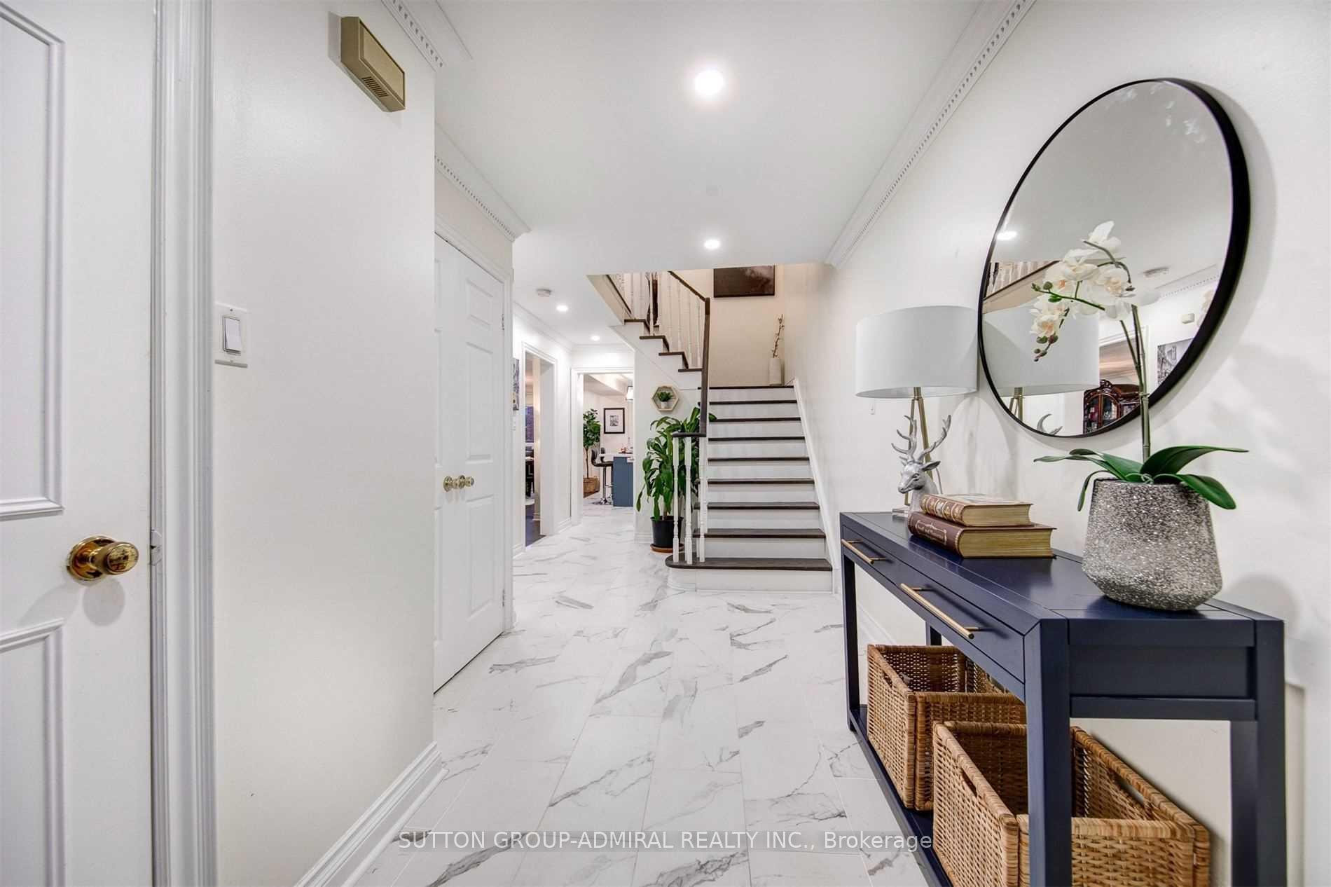 Photo 4 of Unit Upper Level, 113 Jaimie Road, Vaughan, Brownridge — HOMEH