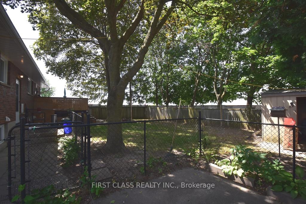 Photo 2 of Unit Bsmt, 108 Bowman Avenue, Whitby, Blue Grass Meadows — HOMEH