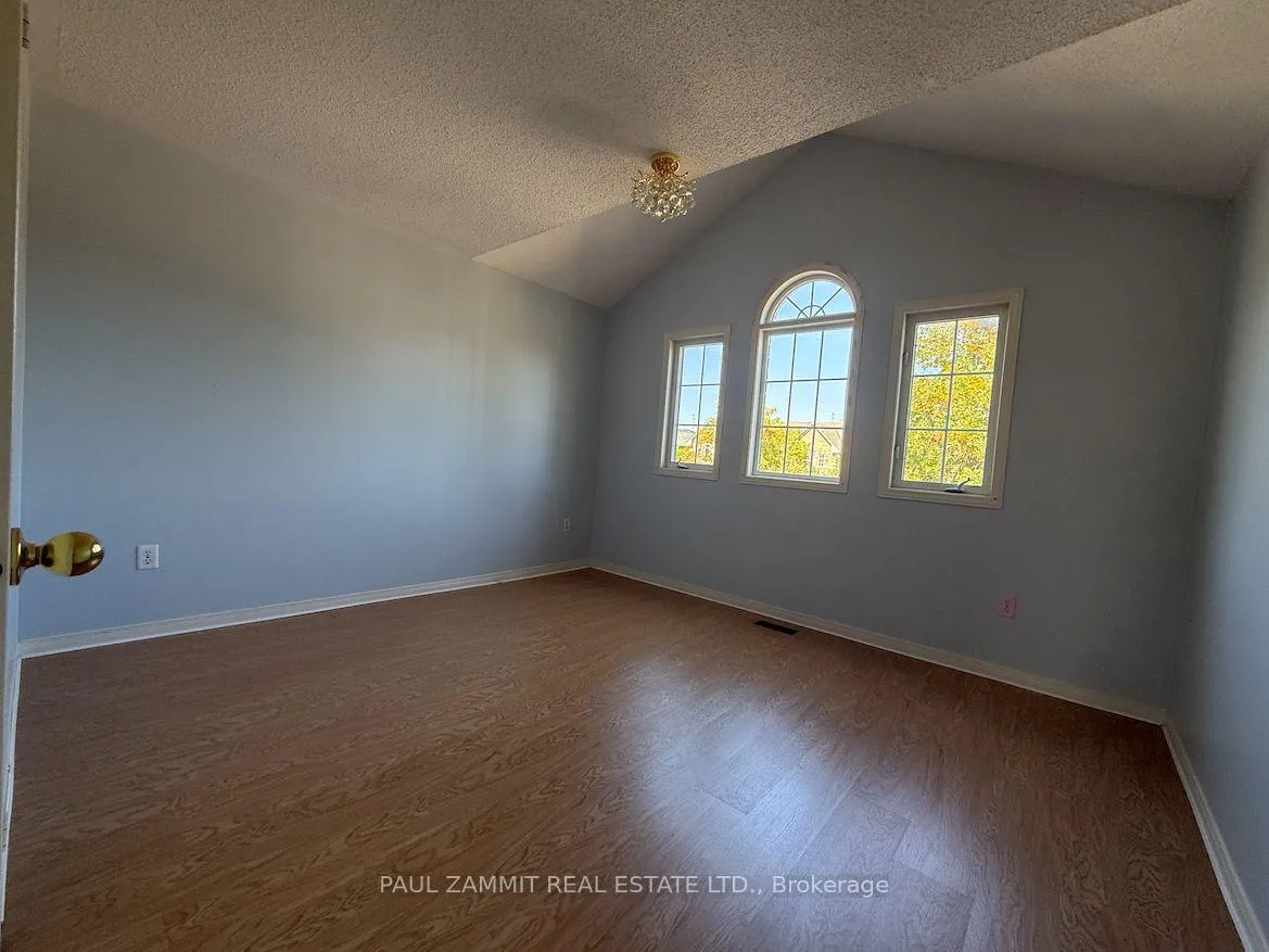 Photo 10 of 83 Novella Road, Vaughan, Patterson — HOMEH
