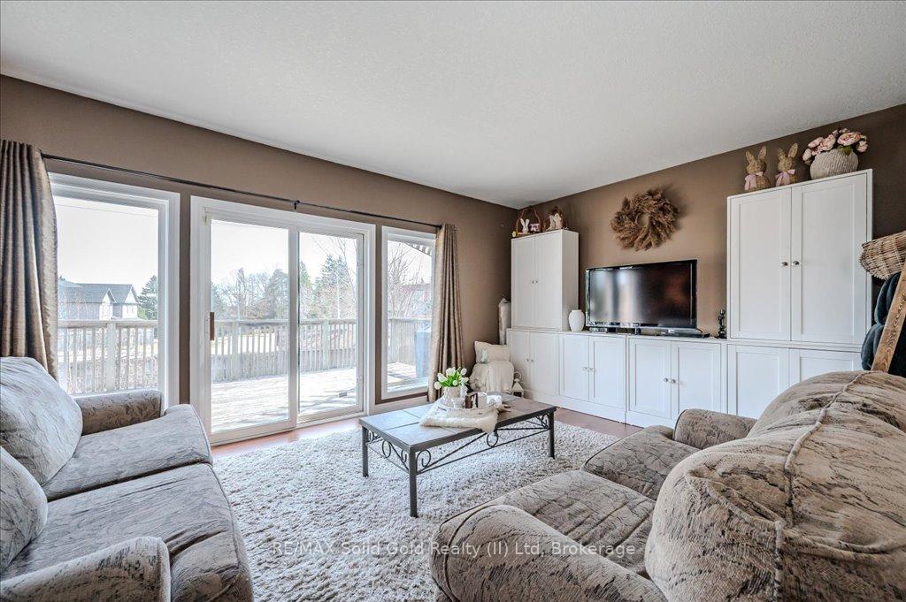 Photo 14 of 628 Bonavista Drive, Waterloo — HOMEH