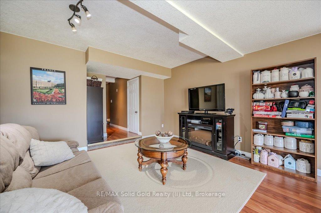 Photo 30 of 628 Bonavista Drive, Waterloo — HOMEH