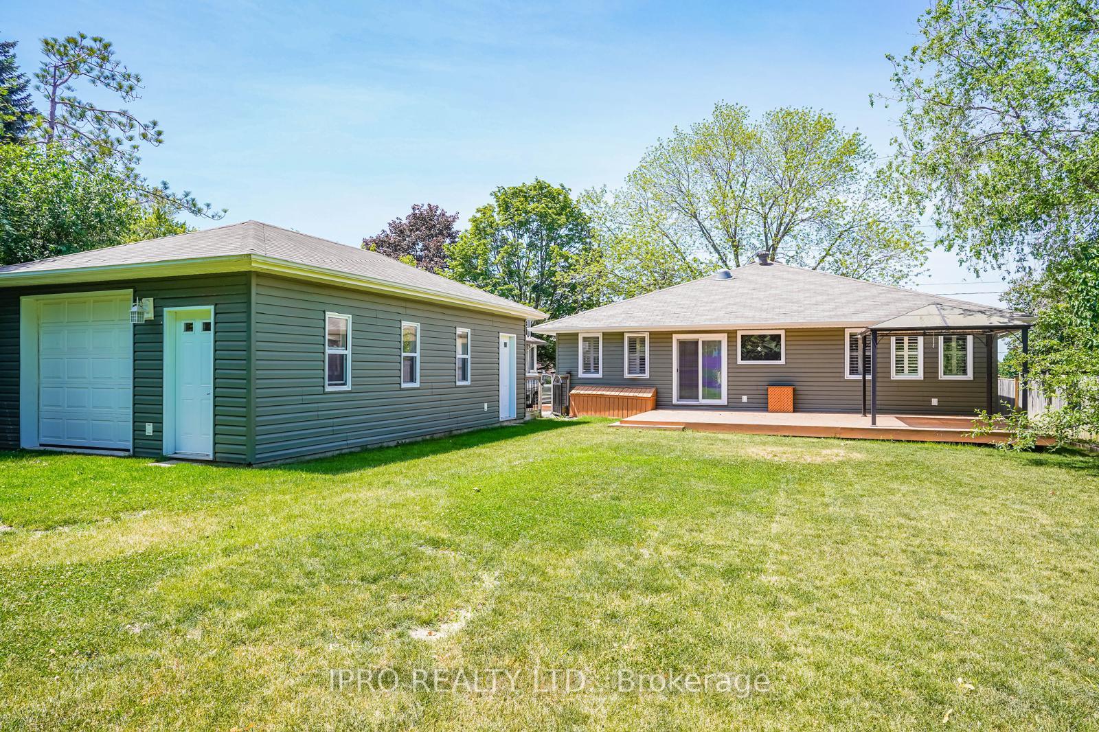 Photo 2 of 407 Anderson Street, Whitby, Blue Grass Meadows — HOMEH