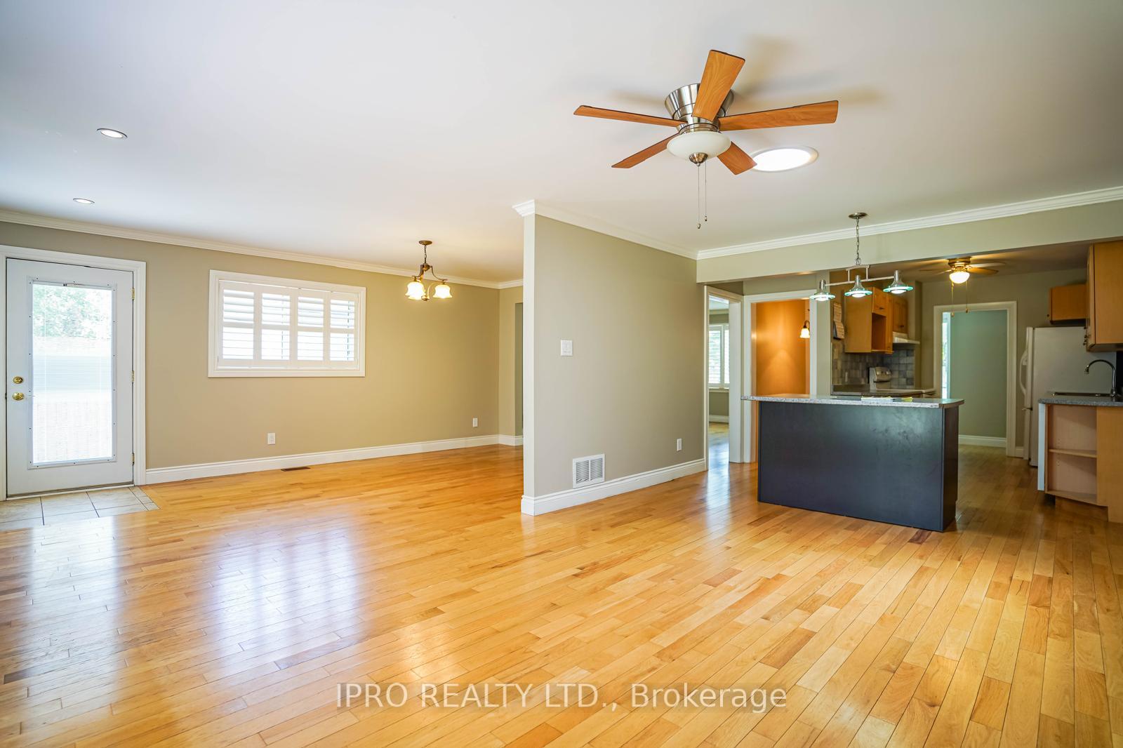 Photo 7 of 407 Anderson Street, Whitby, Blue Grass Meadows — HOMEH