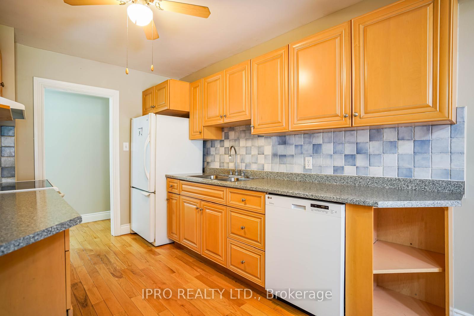 Photo 10 of 407 Anderson Street, Whitby, Blue Grass Meadows — HOMEH