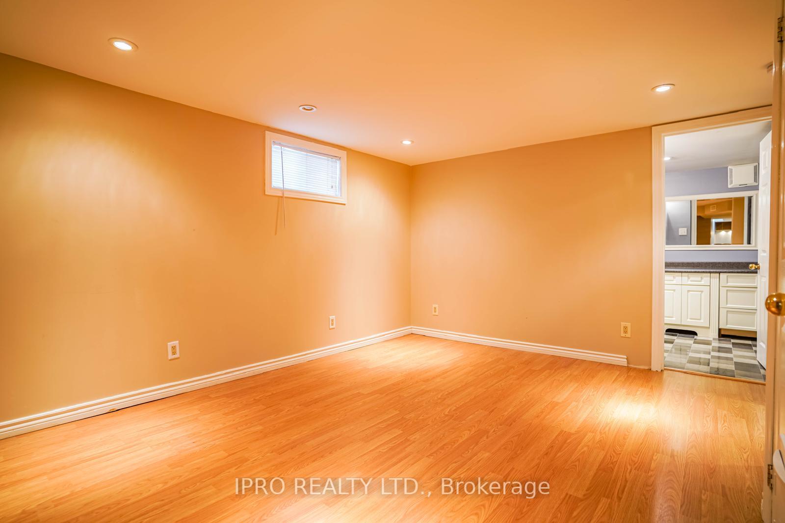 Photo 21 of 407 Anderson Street, Whitby, Blue Grass Meadows — HOMEH