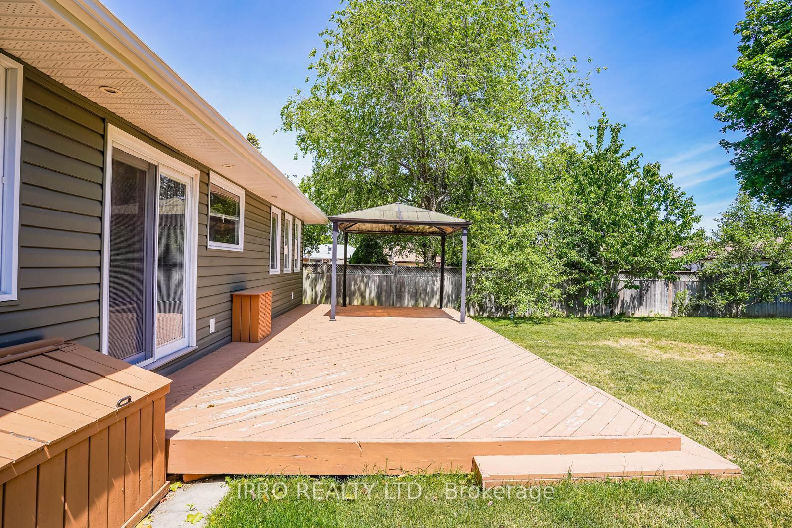 Photo 23 of 407 Anderson Street, Whitby, Blue Grass Meadows — HOMEH