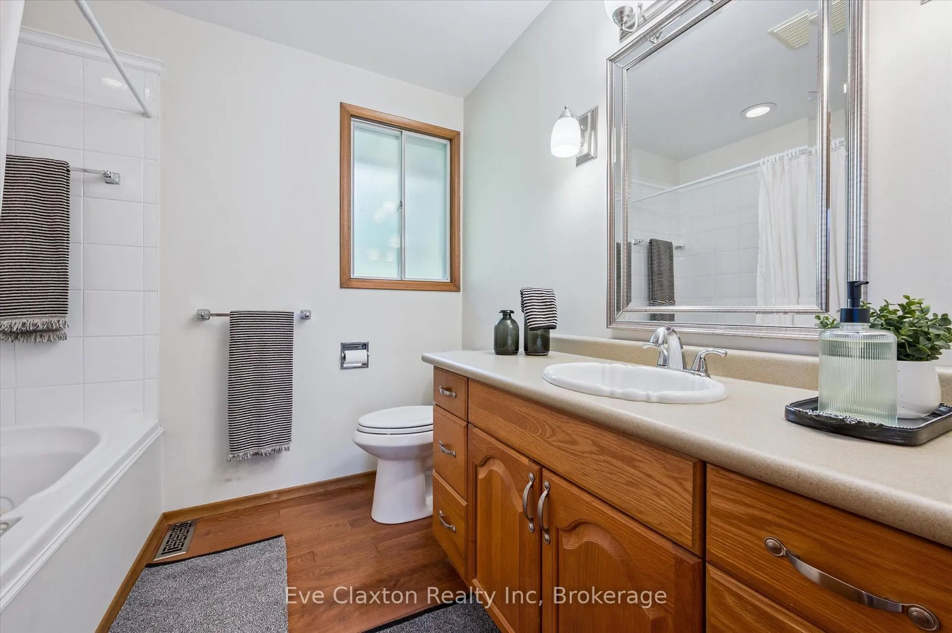 Photo 24 of 2314 Shantz Station Road, Woolwich — HOMEH
