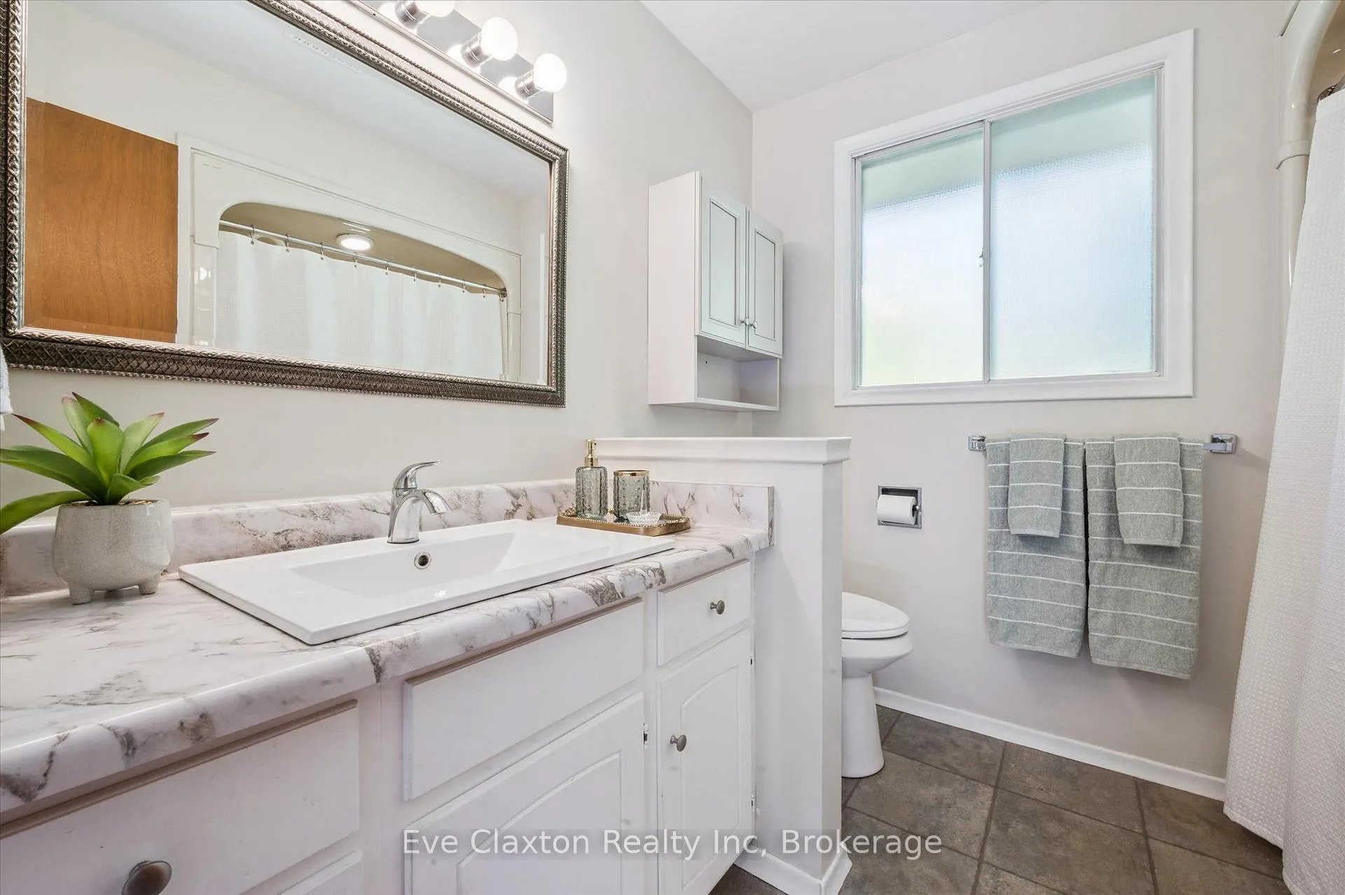 Photo 30 of 2314 Shantz Station Road, Woolwich — HOMEH