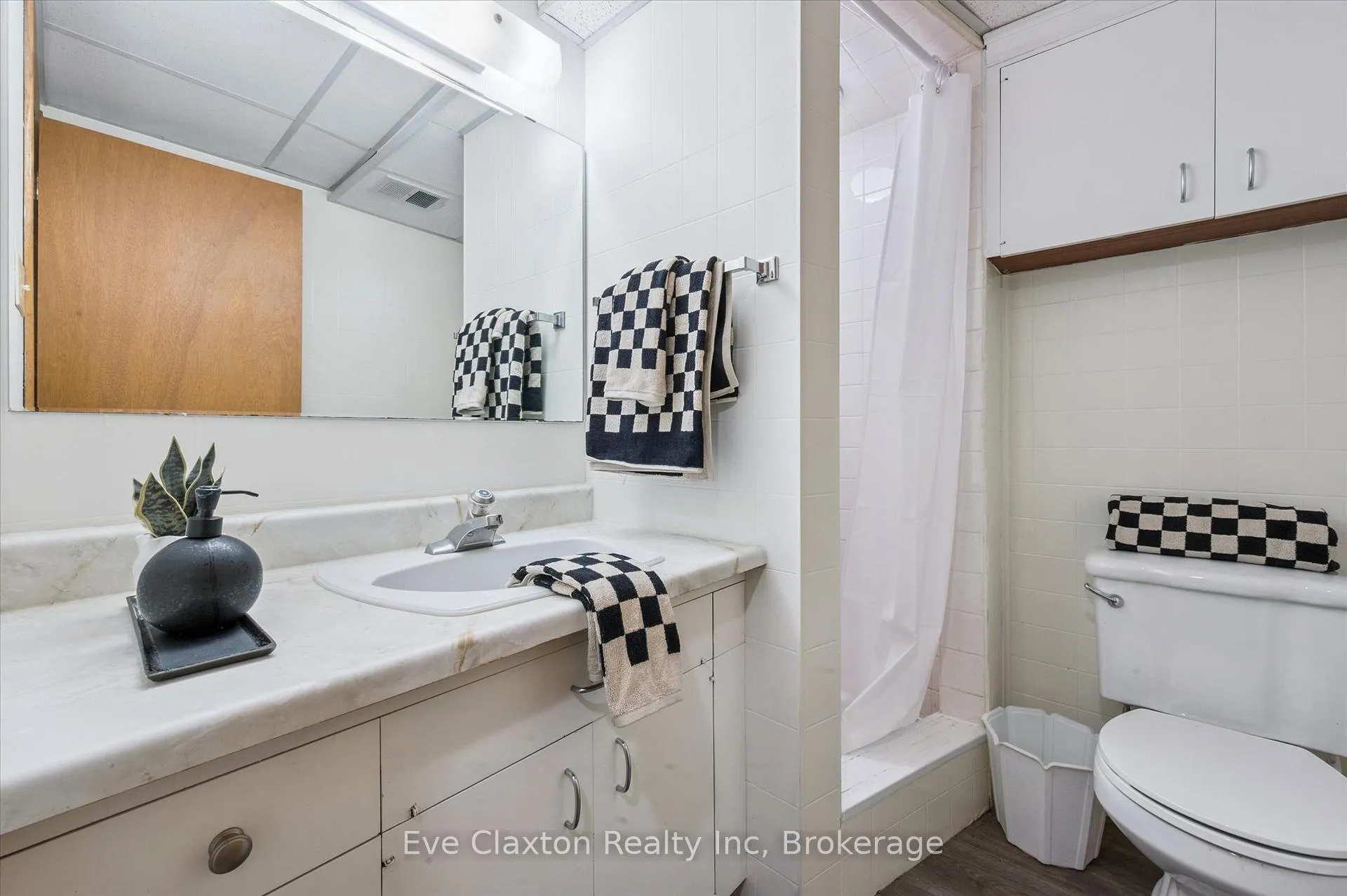 Photo 32 of 2314 Shantz Station Road, Woolwich — HOMEH