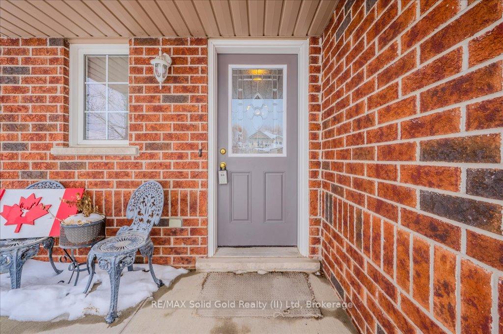 Photo 5 of 157 Porchlight Drive, Waterloo — HOMEH