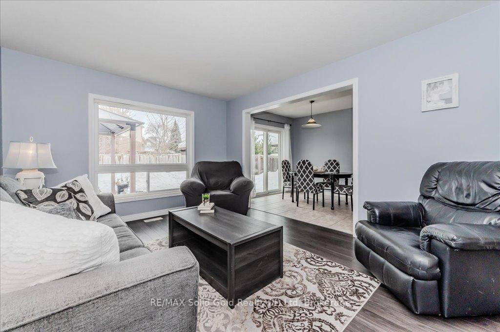 Photo 9 of 157 Porchlight Drive, Waterloo — HOMEH