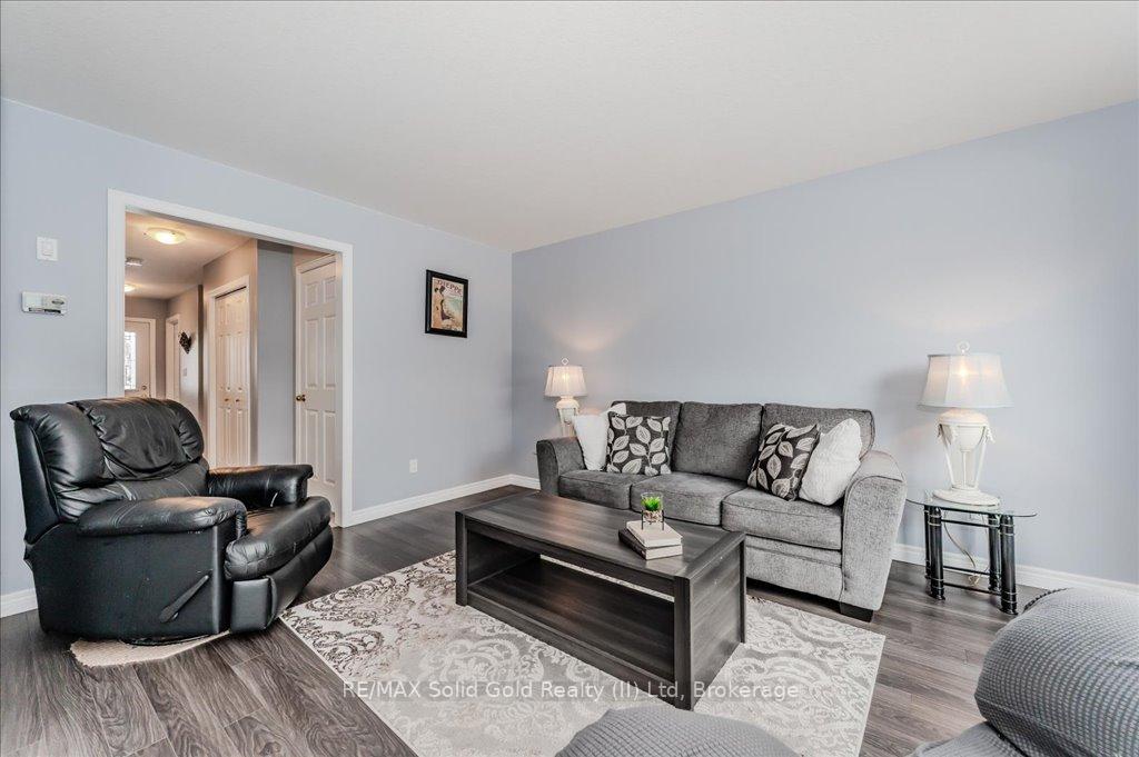 Photo 10 of 157 Porchlight Drive, Waterloo — HOMEH