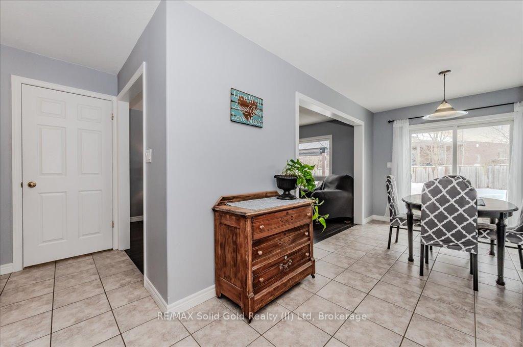 Photo 14 of 157 Porchlight Drive, Waterloo — HOMEH