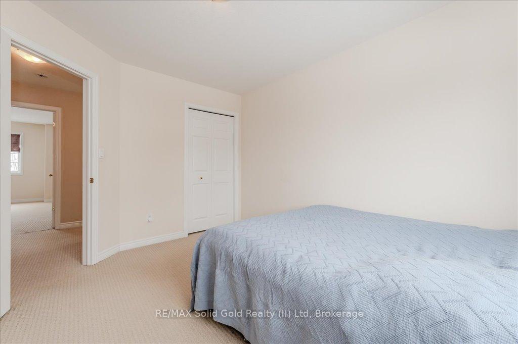 Photo 19 of 157 Porchlight Drive, Waterloo — HOMEH