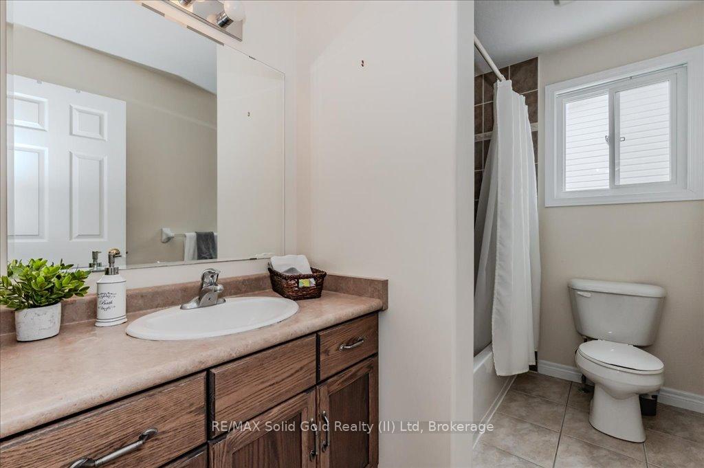 Photo 20 of 157 Porchlight Drive, Waterloo — HOMEH