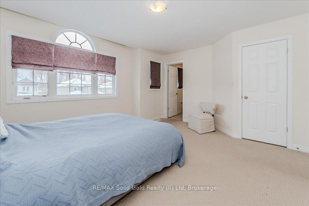 Photo 24 of 157 Porchlight Drive, Waterloo — HOMEH