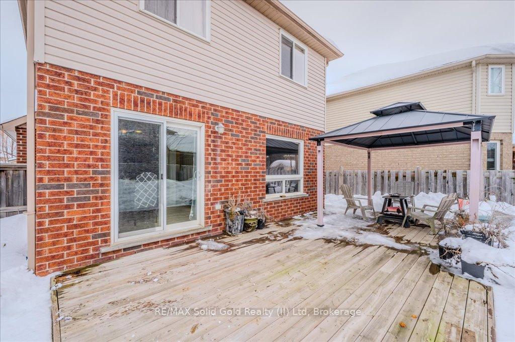 Photo 33 of 157 Porchlight Drive, Waterloo — HOMEH