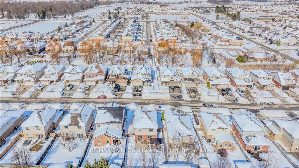 Photo 40 of 157 Porchlight Drive, Waterloo — HOMEH