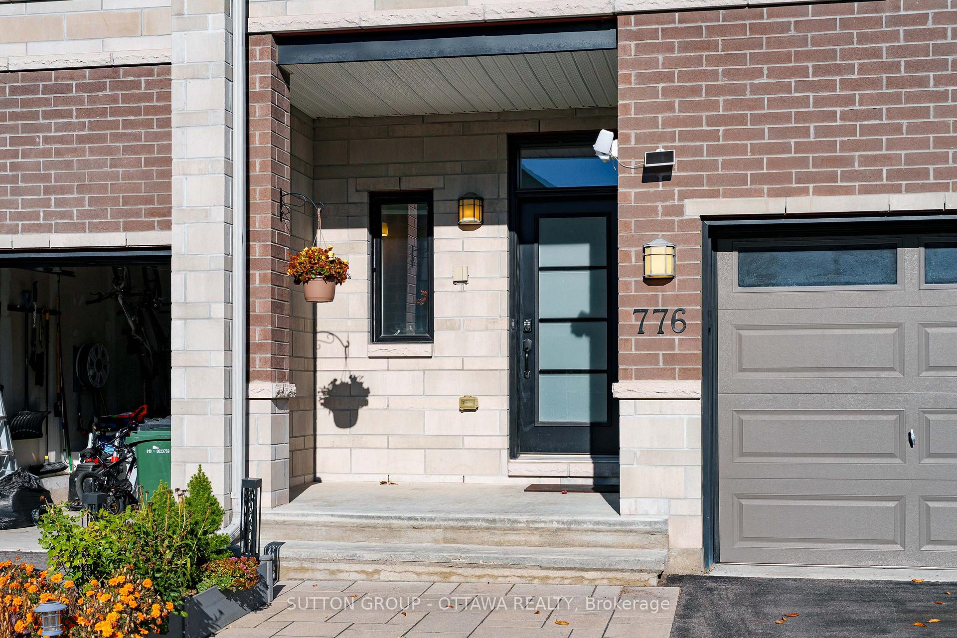 Photo 2 of 776 Carnelian Crescent, Ottawa, Riverside South/Gloucester Glen — HOMEH