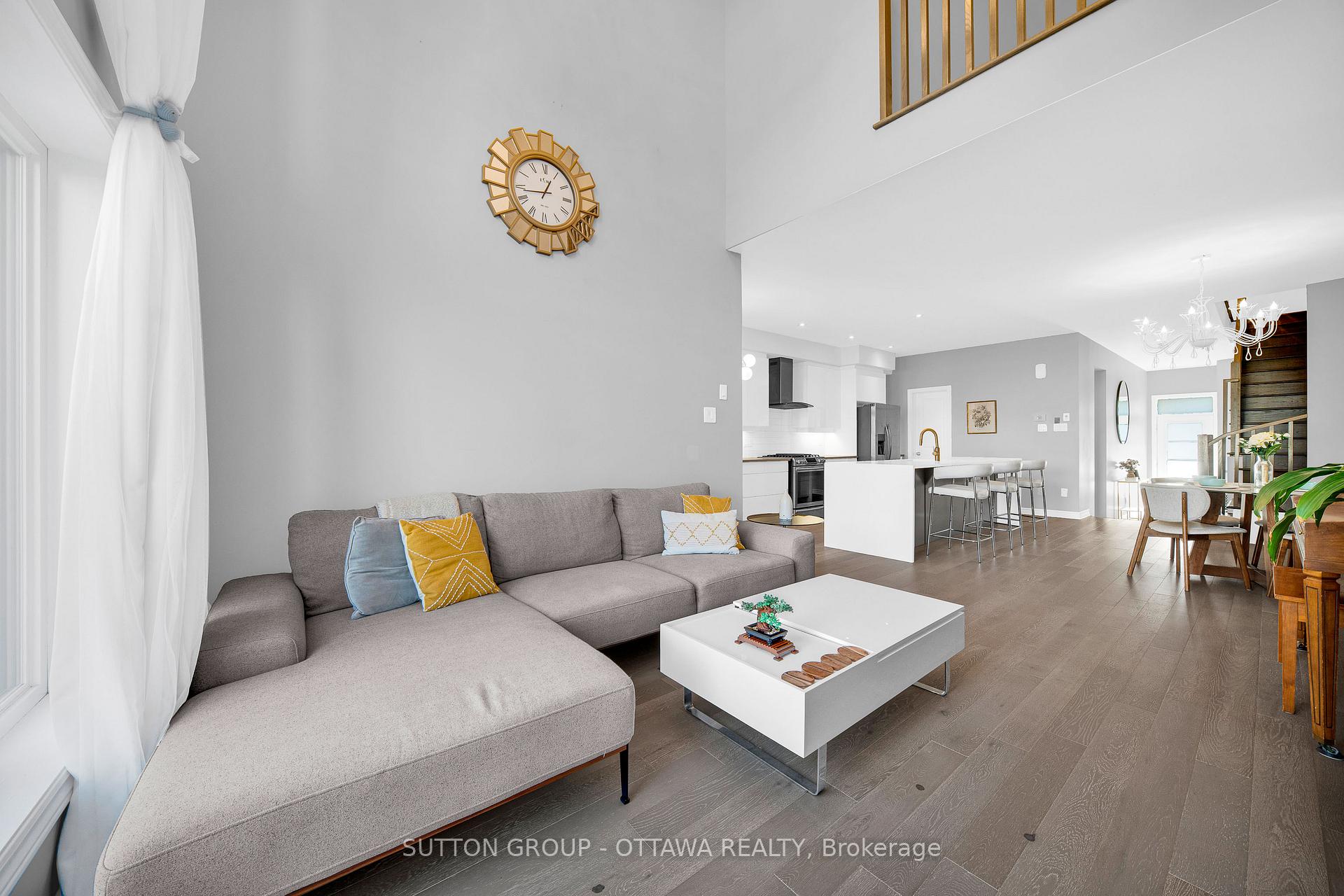 Photo 4 of 776 Carnelian Crescent, Ottawa, Riverside South/Gloucester Glen — HOMEH