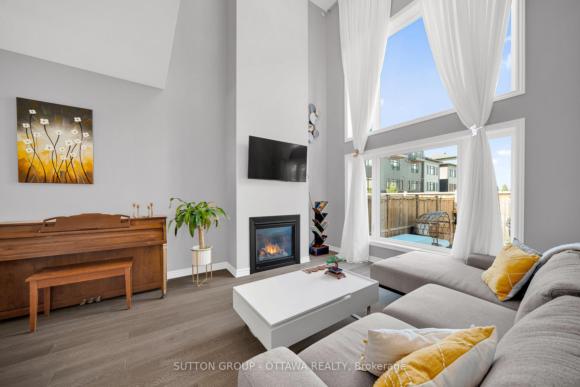Photo 10 of 776 Carnelian Crescent, Ottawa, Riverside South/Gloucester Glen — HOMEH