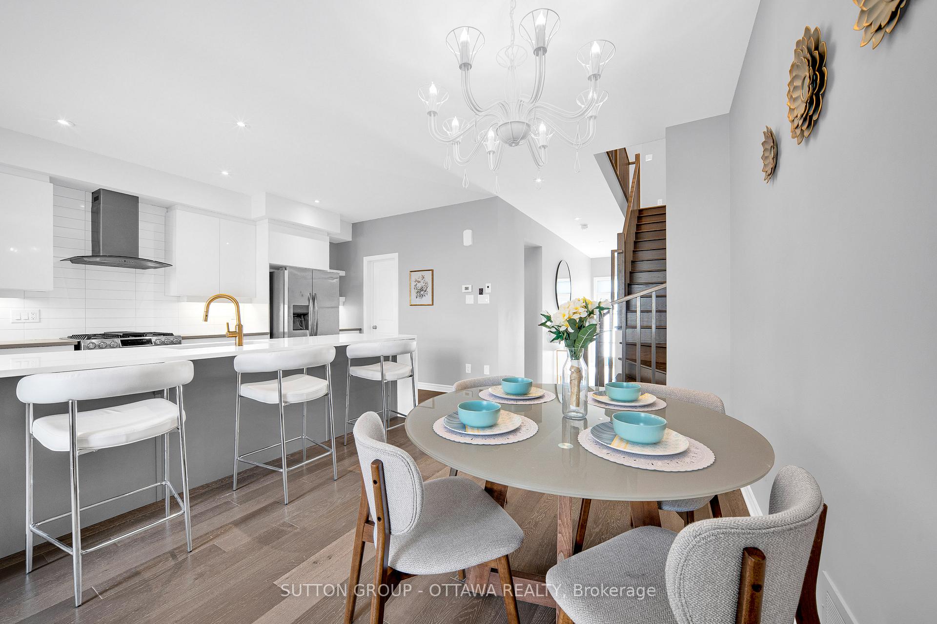 Photo 11 of 776 Carnelian Crescent, Ottawa, Riverside South/Gloucester Glen — HOMEH