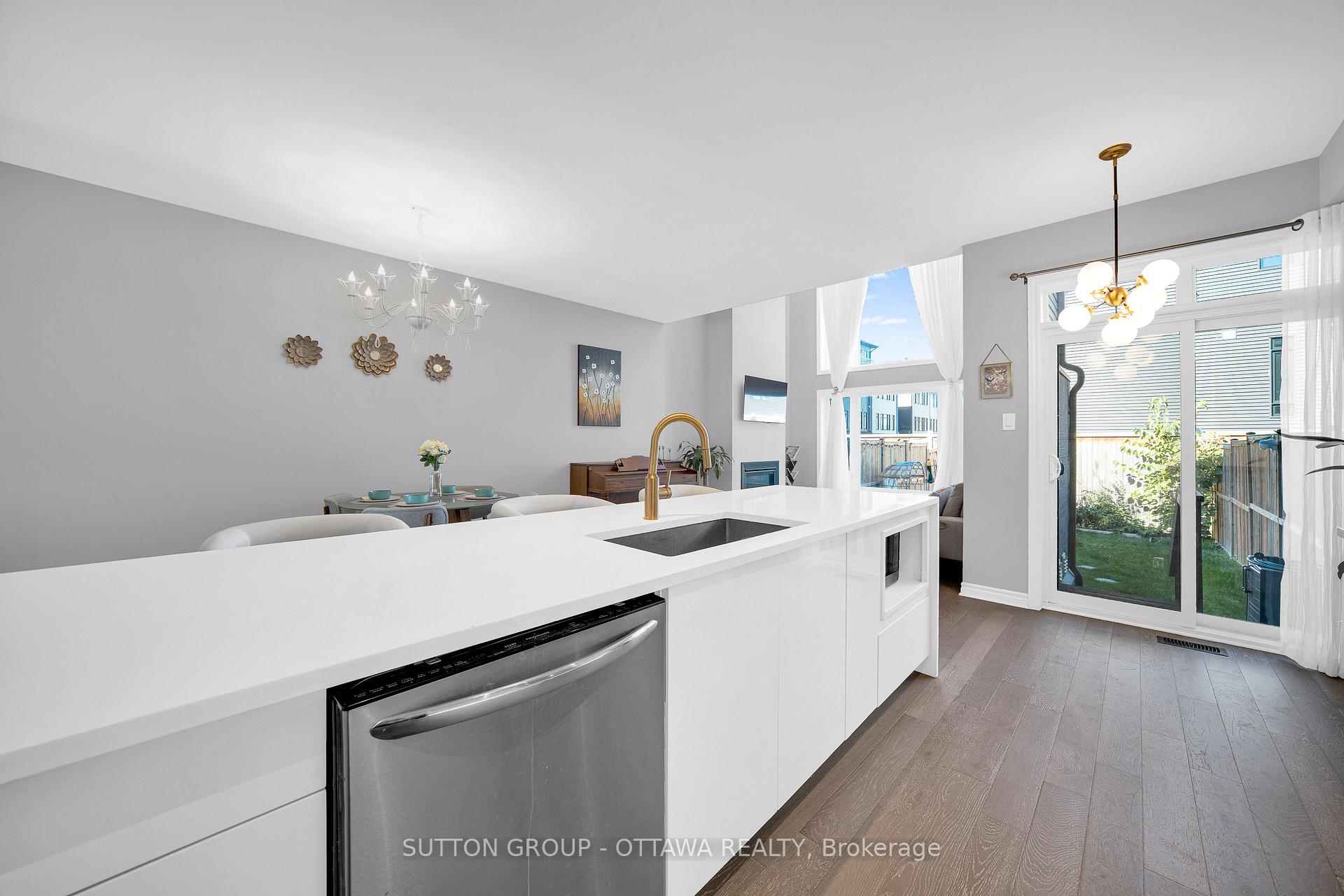 Photo 6 of 776 Carnelian Crescent, Ottawa, Riverside South/Gloucester Glen — HOMEH