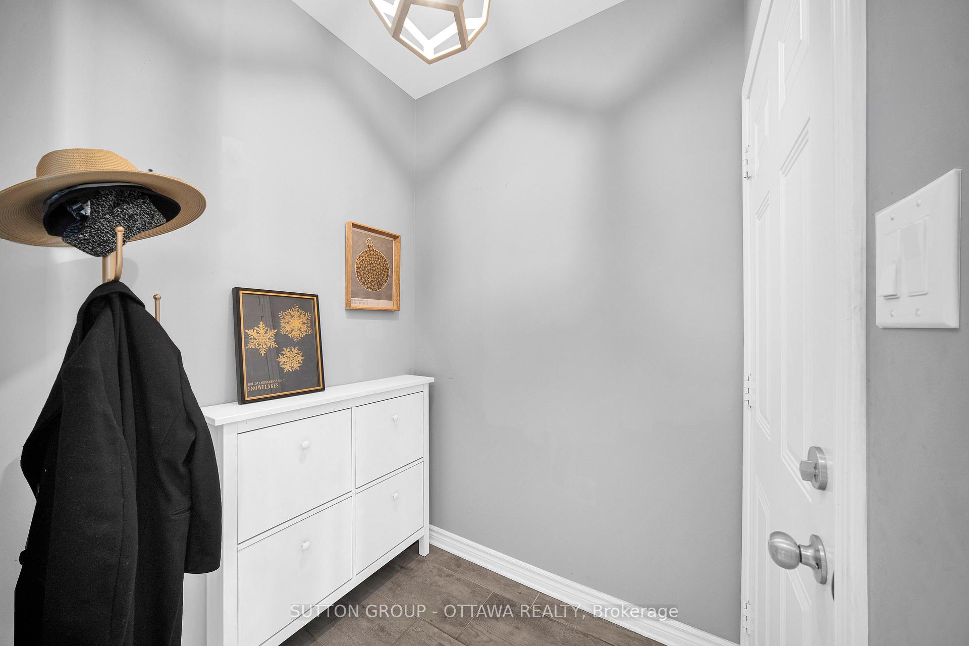 Photo 15 of 776 Carnelian Crescent, Ottawa, Riverside South/Gloucester Glen — HOMEH