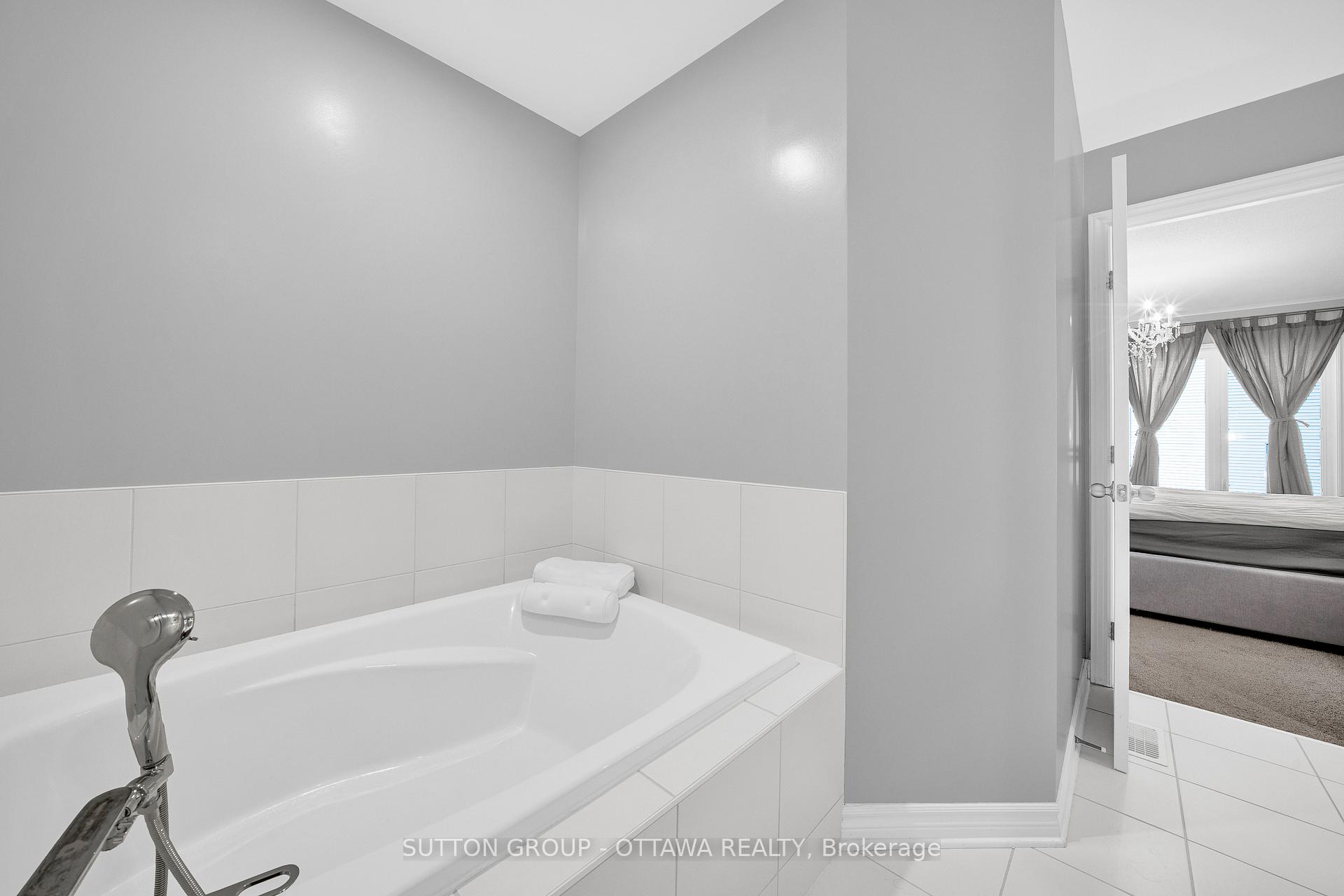 Photo 25 of 776 Carnelian Crescent, Ottawa, Riverside South/Gloucester Glen — HOMEH