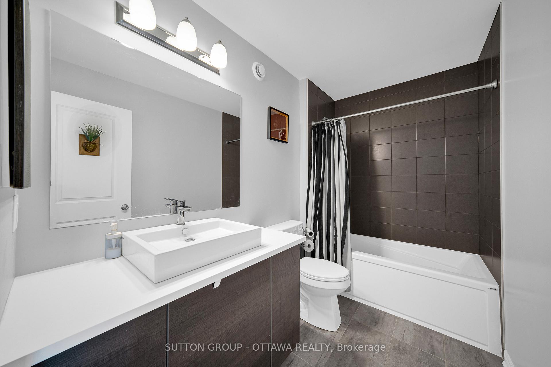 Photo 34 of 776 Carnelian Crescent, Ottawa, Riverside South/Gloucester Glen — HOMEH