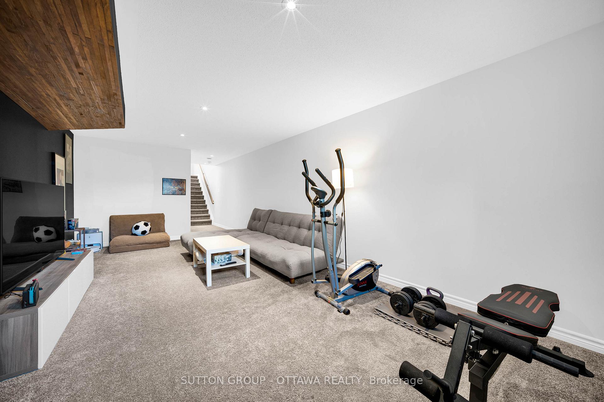 Photo 41 of 776 Carnelian Crescent, Ottawa, Riverside South/Gloucester Glen — HOMEH