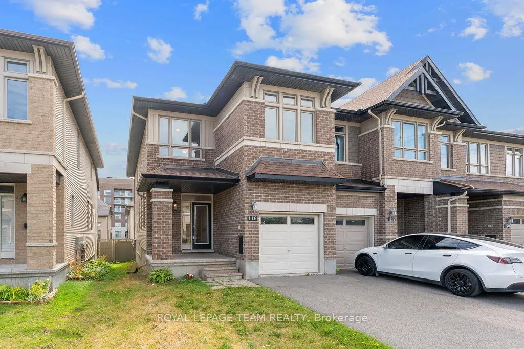 Front of 116 Popplewell Crescent