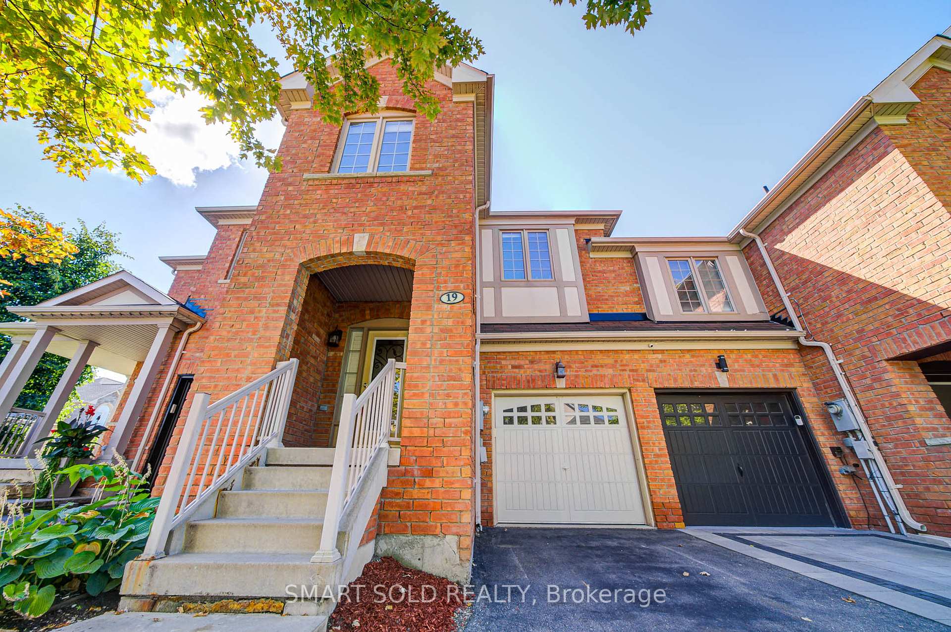 Photo 1 of 19 Muscadel Road, Vaughan, Vellore Village — HOMEH