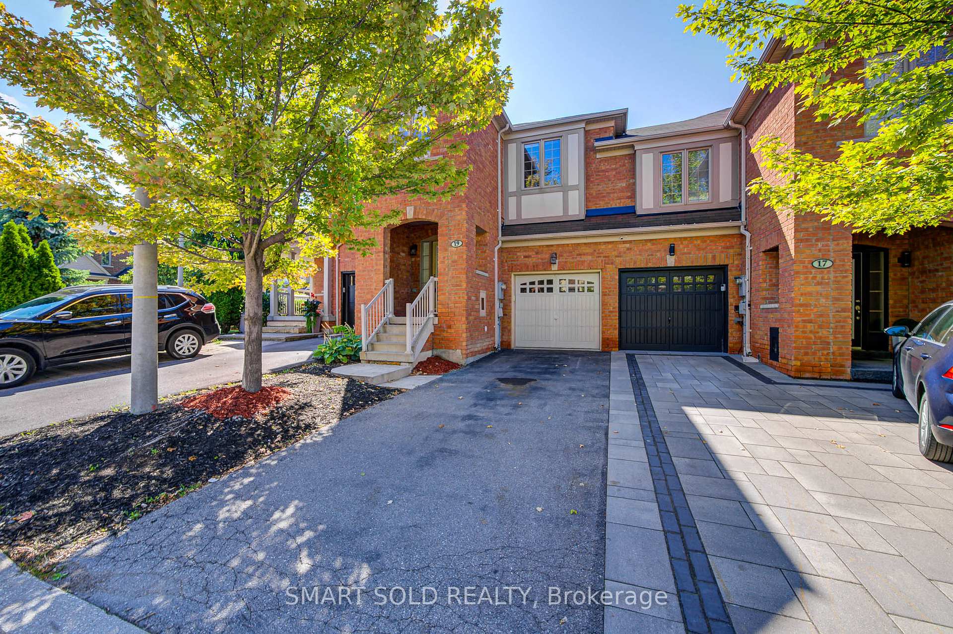 Photo 2 of 19 Muscadel Road, Vaughan, Vellore Village — HOMEH